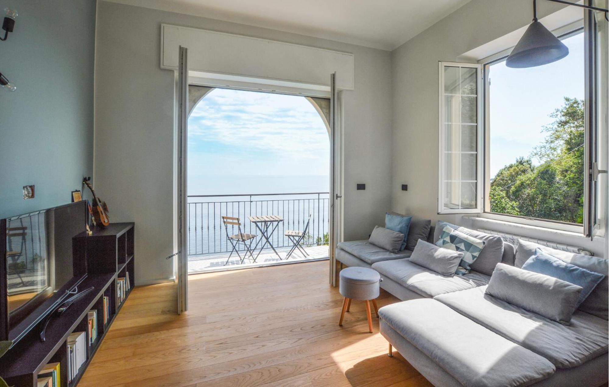 Beautiful In With House Sea View *